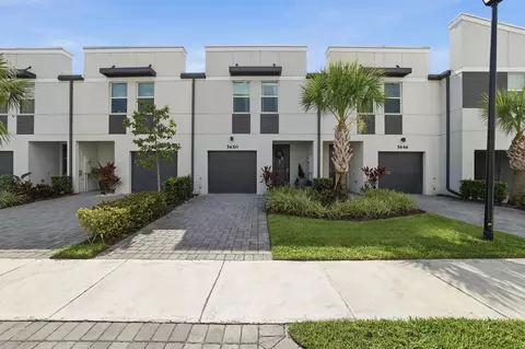 5650 Enclave Dr, Mangonia Park, FL 33407