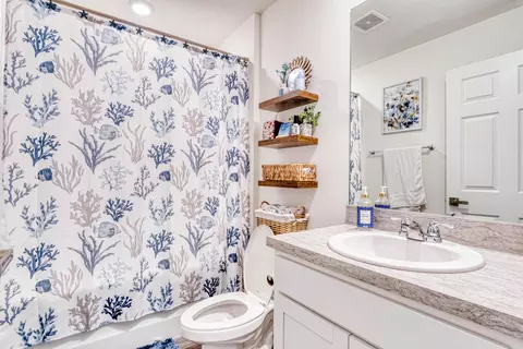 Bath - 773 SE 25th Dr, Okeechobee, FL 34974 photo 2 of 2
