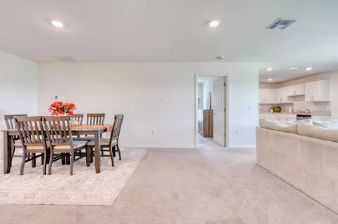 Dining - 773 SE 25th Dr, Okeechobee, FL 34974 photo 1 of 3