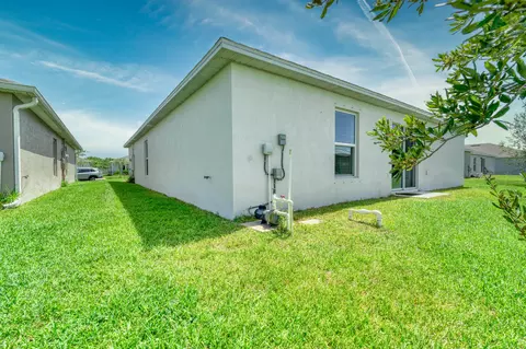 Exterior - 773 SE 25th Dr, Okeechobee, FL 34974 photo 5 of 9