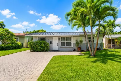 121 NE 55th St, Oakland Park, FL 33334