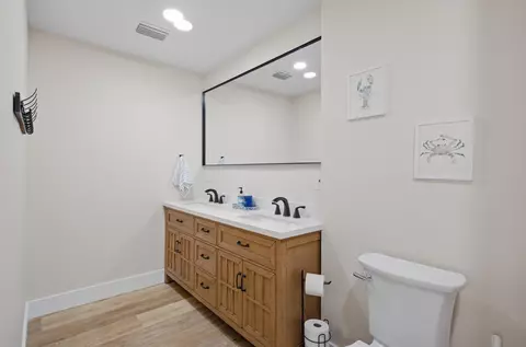 Bath - 5216 SE Orange St, Stuart, FL 34997 photo 2 of 5