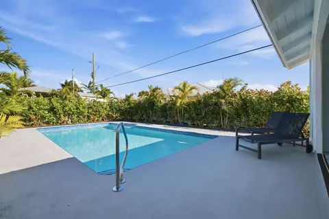 Exterior - 5216 SE Orange St, Stuart, FL 34997 photo 8 of 11