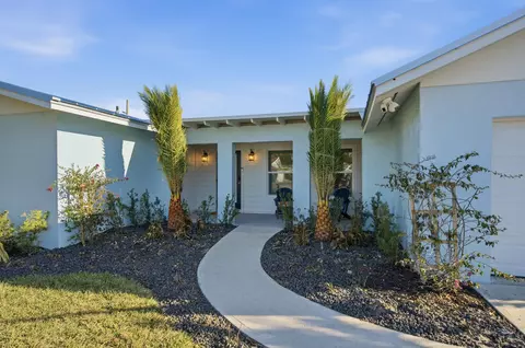 Exterior - 5216 SE Orange St, Stuart, FL 34997 photo 4 of 11