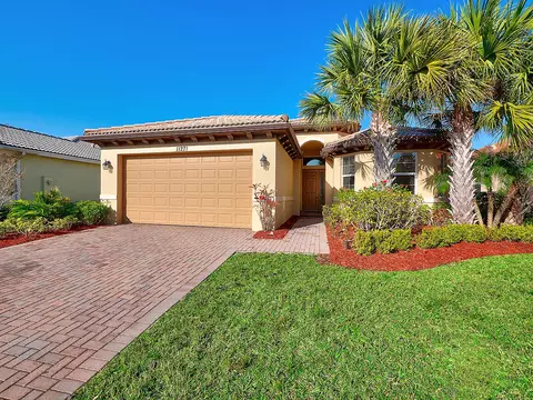 11271 SW Barton Way, Port Saint Lucie, FL 34987