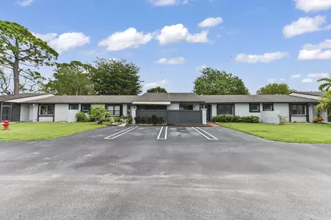 84 Conaskonk Cir, Royal Palm Beach, FL 33411