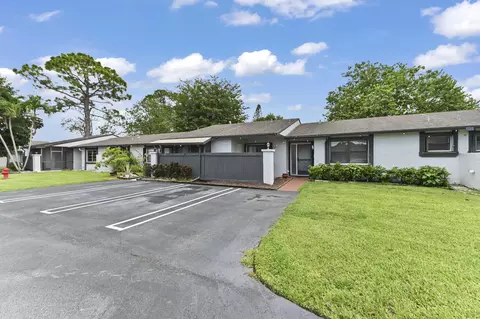 84 Conaskonk Cir, Royal Palm Beach, FL 33411
