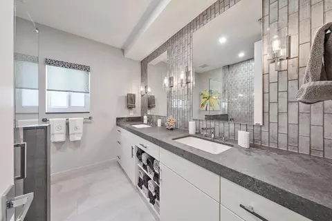 Bath - 301 Captains Way, Jupiter, FL 33477 photo 2 of 2