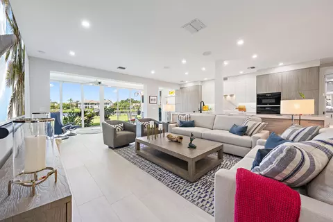 Living - 301 Captains Way, Jupiter, FL 33477 photo 2 of 3