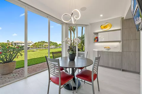 Dining - 301 Captains Way, Jupiter, FL 33477 photo 1 of 7
