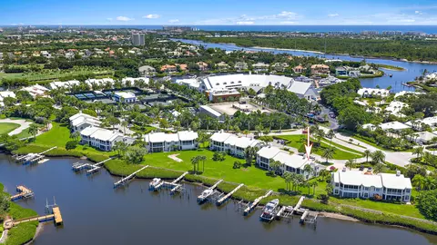 View/Area - 301 Captains Way, Jupiter, FL 33477 photo 3 of 9