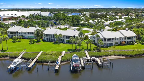 View/Area - 301 Captains Way, Jupiter, FL 33477 photo 2 of 9