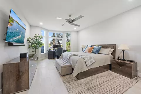 Bedroom - 301 Captains Way, Jupiter, FL 33477 photo 1 of 2