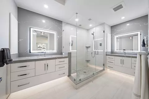 Bath - 301 Captains Way, Jupiter, FL 33477 photo 1 of 2