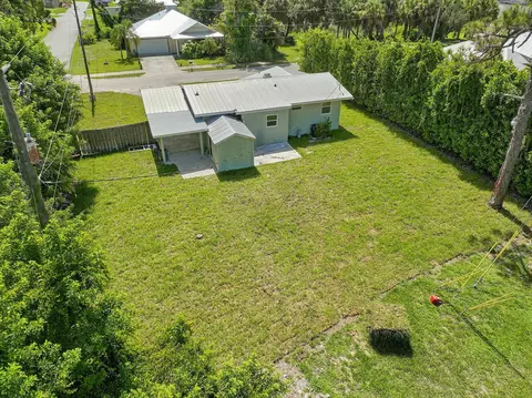 View/Area - 5926 SE Inez Ave, Stuart, FL 34997 photo 5 of 12