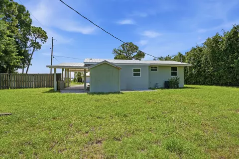 Exterior - 5926 SE Inez Ave, Stuart, FL 34997 photo 8 of 9