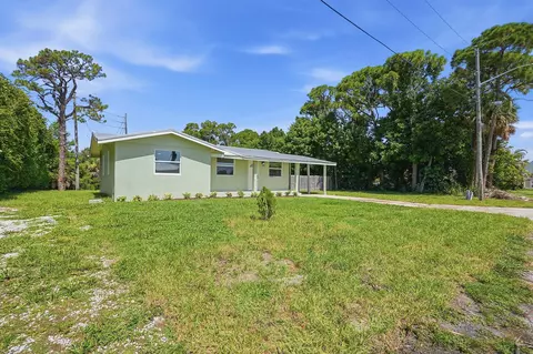 Exterior - 5926 SE Inez Ave, Stuart, FL 34997 photo 3 of 9