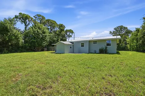 Exterior - 5926 SE Inez Ave, Stuart, FL 34997 photo 7 of 9