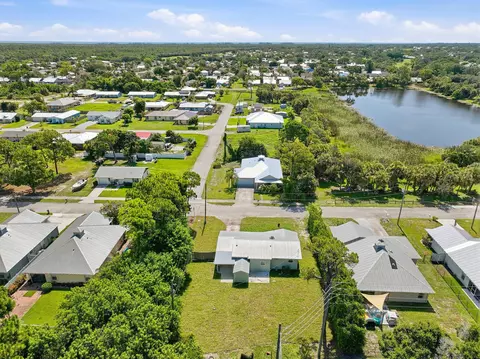 View/Area - 5926 SE Inez Ave, Stuart, FL 34997 photo 10 of 12