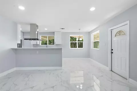 Living - 5926 SE Inez Ave, Stuart, FL 34997 photo 5 of 5