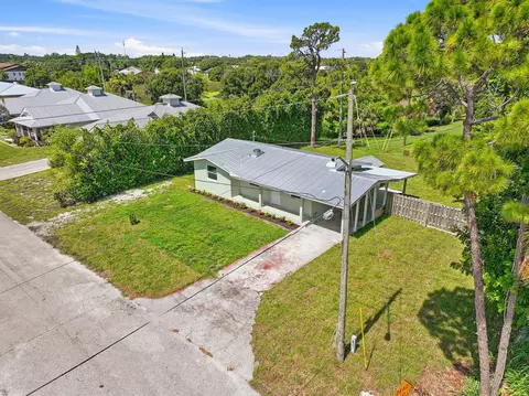 View/Area - 5926 SE Inez Ave, Stuart, FL 34997 photo 2 of 12