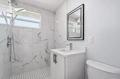 Bath - 5926 SE Inez Ave, Stuart, FL 34997 photo 1 of 1