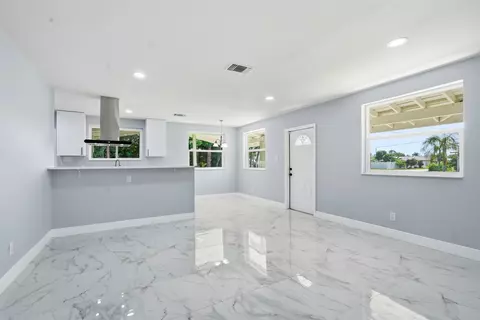 Living - 5926 SE Inez Ave, Stuart, FL 34997 photo 3 of 5