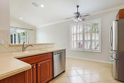 Kitchen - 992 SE Westminster Pl, Stuart, FL 34997 photo 7 of 7