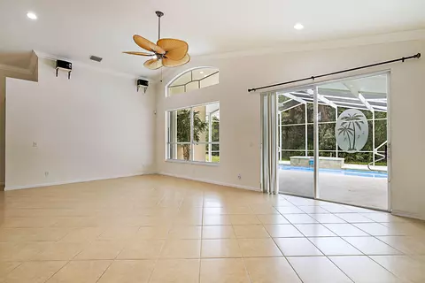 Living - 992 SE Westminster Pl, Stuart, FL 34997 photo 7 of 10