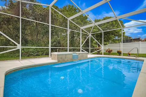 Exterior - 992 SE Westminster Pl, Stuart, FL 34997 photo 5 of 10