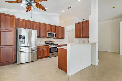 Kitchen - 992 SE Westminster Pl, Stuart, FL 34997 photo 1 of 7