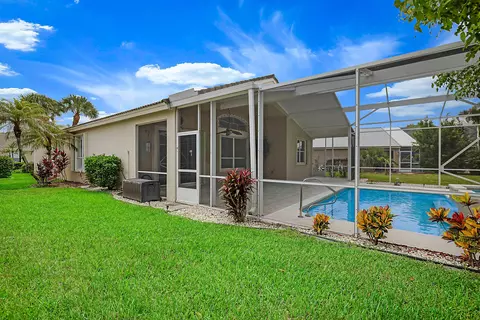 Exterior - 992 SE Westminster Pl, Stuart, FL 34997 photo 9 of 10