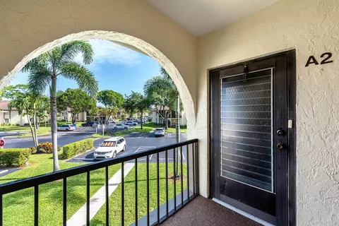 141 Lake Pine Cir #A-2, Greenacres, FL 33463