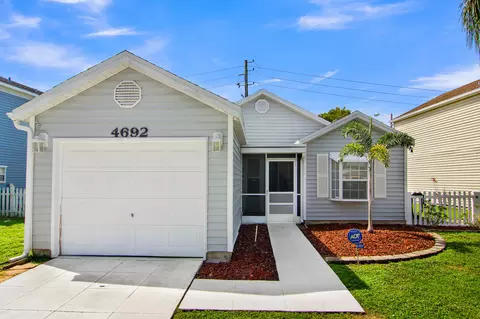 4692 Lakeside Cir, West Palm Beach, FL 33417
