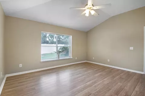 Living - 948 Oak Arbor Cir, Saint Augustine, FL 32084 photo 8 of 9