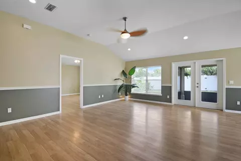 Living - 948 Oak Arbor Cir, Saint Augustine, FL 32084 photo 2 of 9