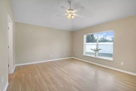 Living - 948 Oak Arbor Cir, Saint Augustine, FL 32084 photo 7 of 9