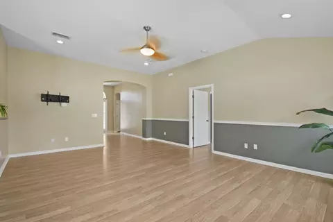 Living - 948 Oak Arbor Cir, Saint Augustine, FL 32084 photo 6 of 9