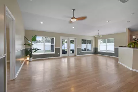 Living - 948 Oak Arbor Cir, Saint Augustine, FL 32084 photo 1 of 9