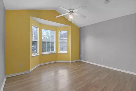 Living - 948 Oak Arbor Cir, Saint Augustine, FL 32084 photo 9 of 9