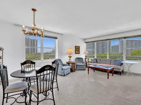 3300 NE 36th St #516, Fort Lauderdale, FL 33308