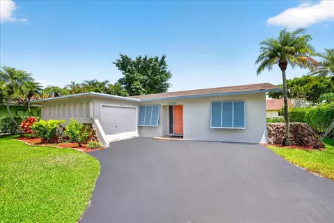 10100 NW 71st Pl, Tamarac, FL 33321