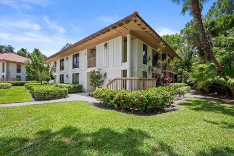 221 Brackenwood Ter, Palm Beach Gardens, FL 33418