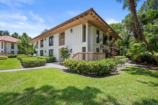 221 Brackenwood Ter, Palm Beach Gardens, FL 33418