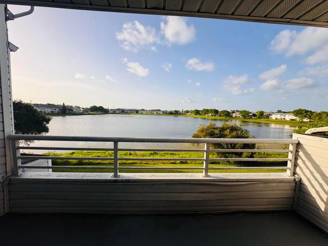 3409 NW 44th St #205, Oakland Park, FL 33309