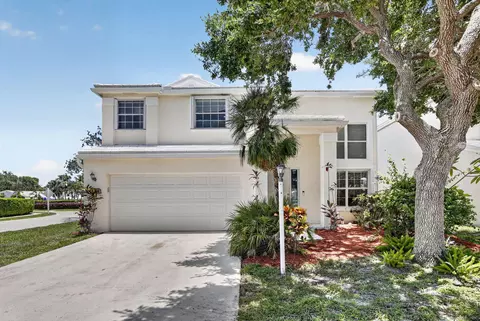 9444 NW 8th Cir, Plantation, FL 33324