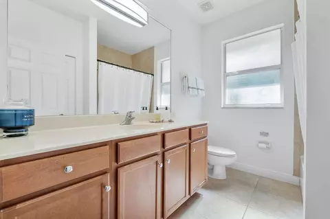 Bath - 9608 Mockingbird Trl, Jupiter, FL 33478 photo 3 of 3