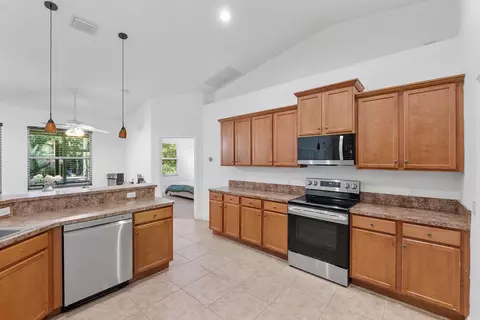 Kitchen - 9608 Mockingbird Trl, Jupiter, FL 33478 photo 6 of 6