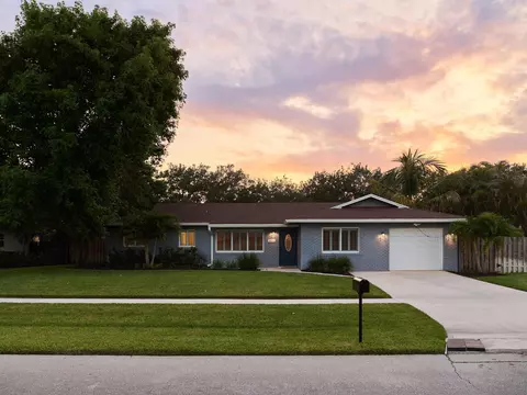 304 Circle W, Jupiter, FL 33458 photo 2