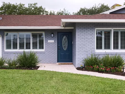 304 Circle W, Jupiter, FL 33458 photo 4
